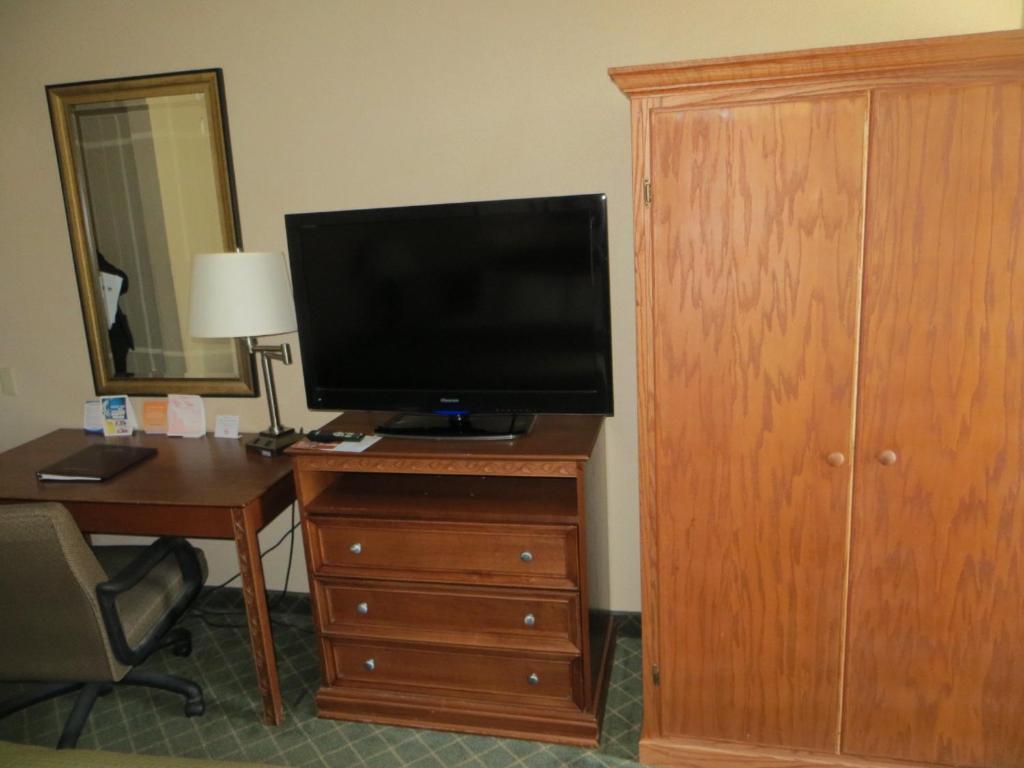 Howard Johnson Grand Forks Room photo