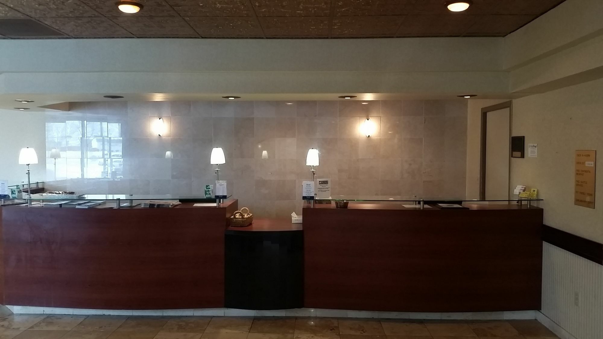 Howard Johnson Grand Forks Exterior photo